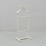 1172 1255 VALET STAND